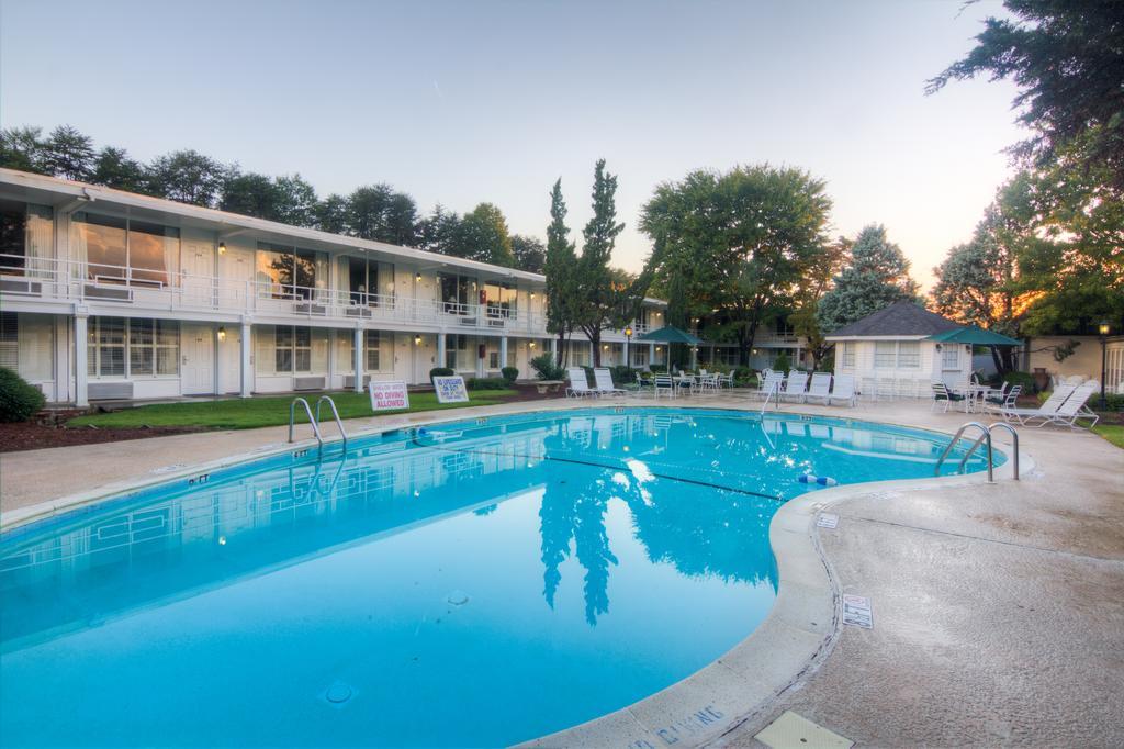 Phoenix Inn Of Greenville Bagian luar foto